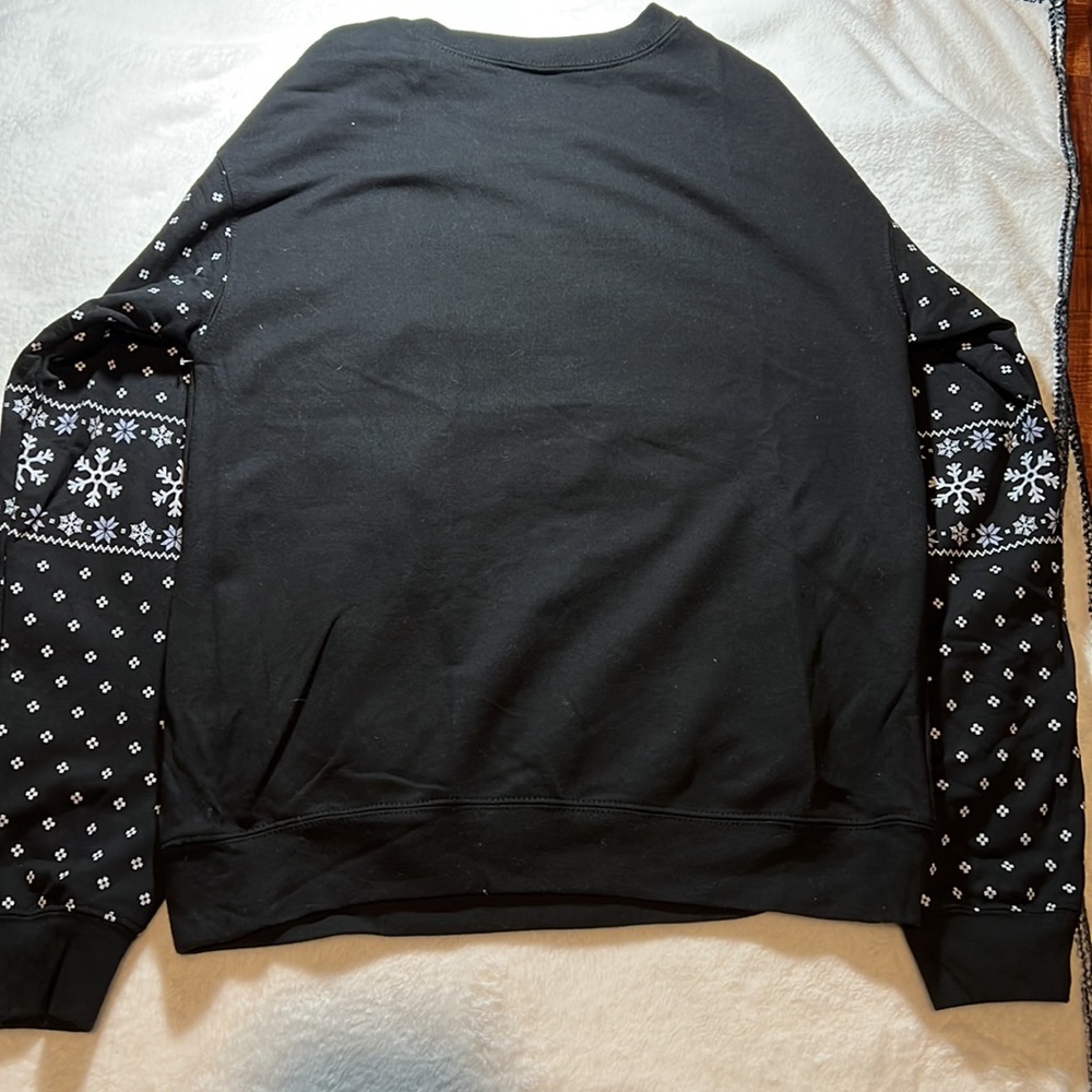 sweater - Picture 3 of 3